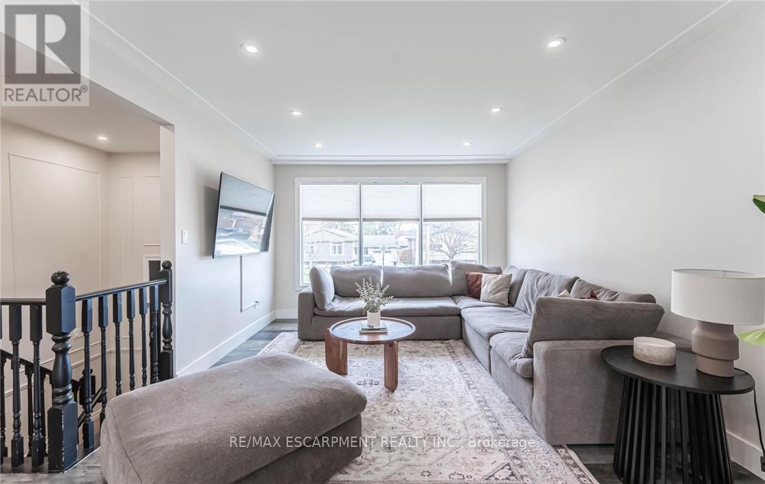 55 Juanita Drive, Hamilton, Ontario  L9C 2G4 - Photo 5 - X12839308