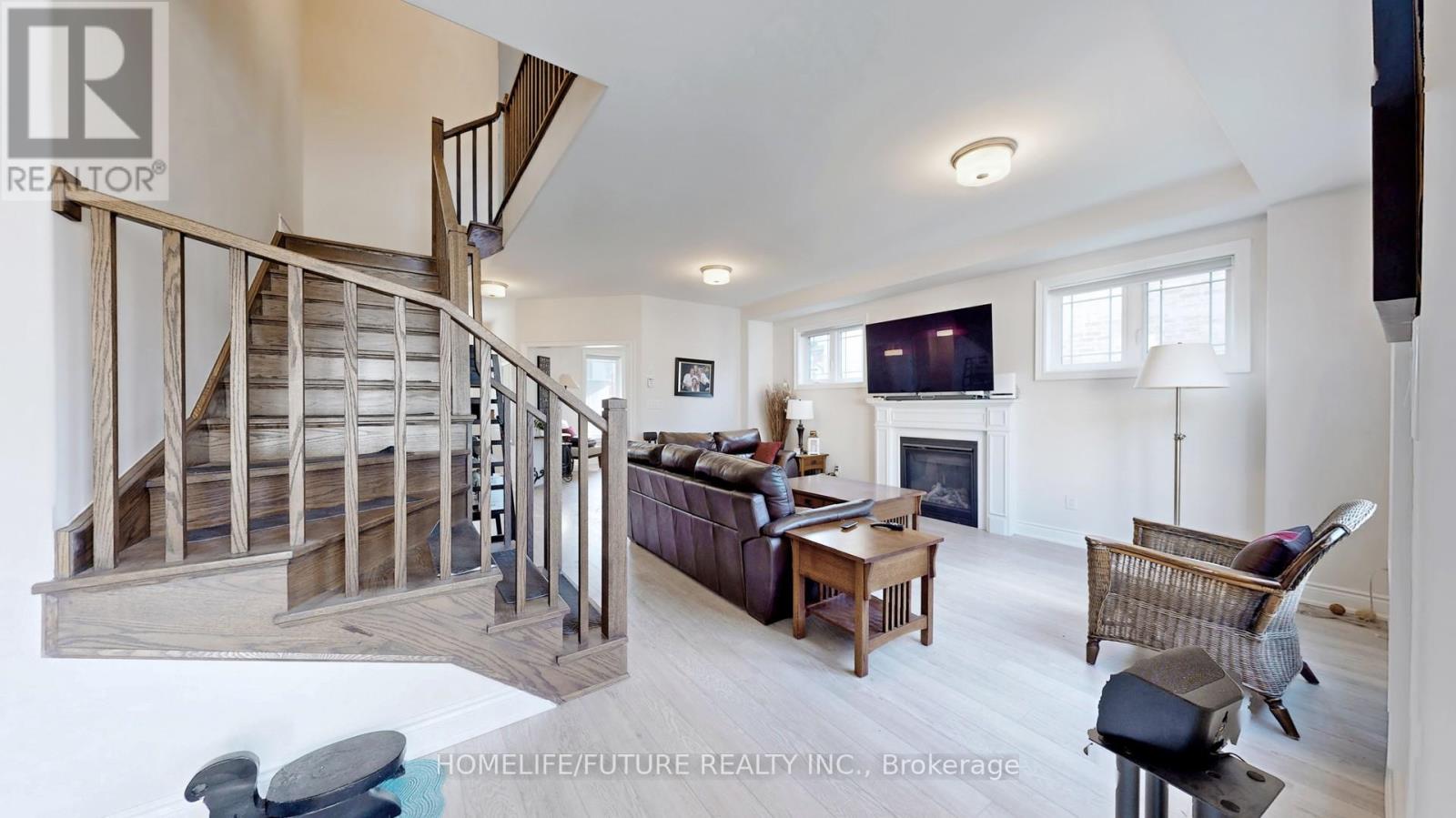 204 Strachan Street, Port Hope, Ontario  L1A 0E9 - Photo 3 - X12839364