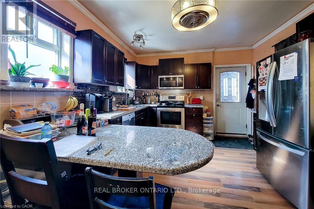 84 Port Street, Brantford, Ontario  N3S 1Y7 - Photo 11 - X12839380