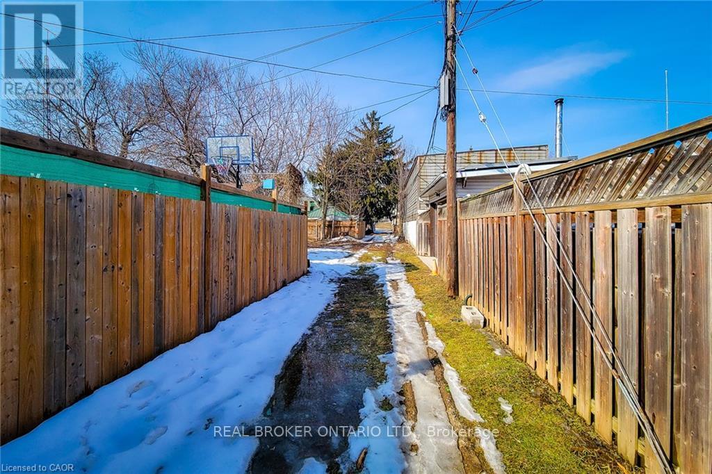 84 Port Street, Brantford, Ontario  N3S 1Y7 - Photo 38 - X12839380