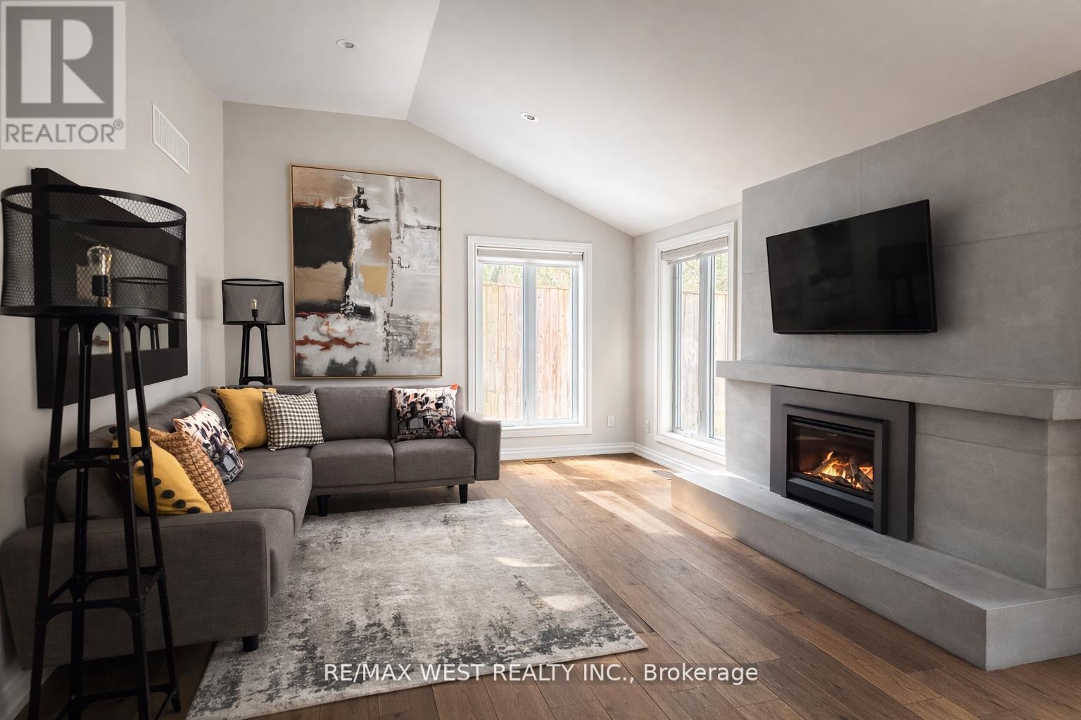 26 Hostein Drive, Hamilton, Ontario  L9G 2S5 - Photo 6 - X12839418