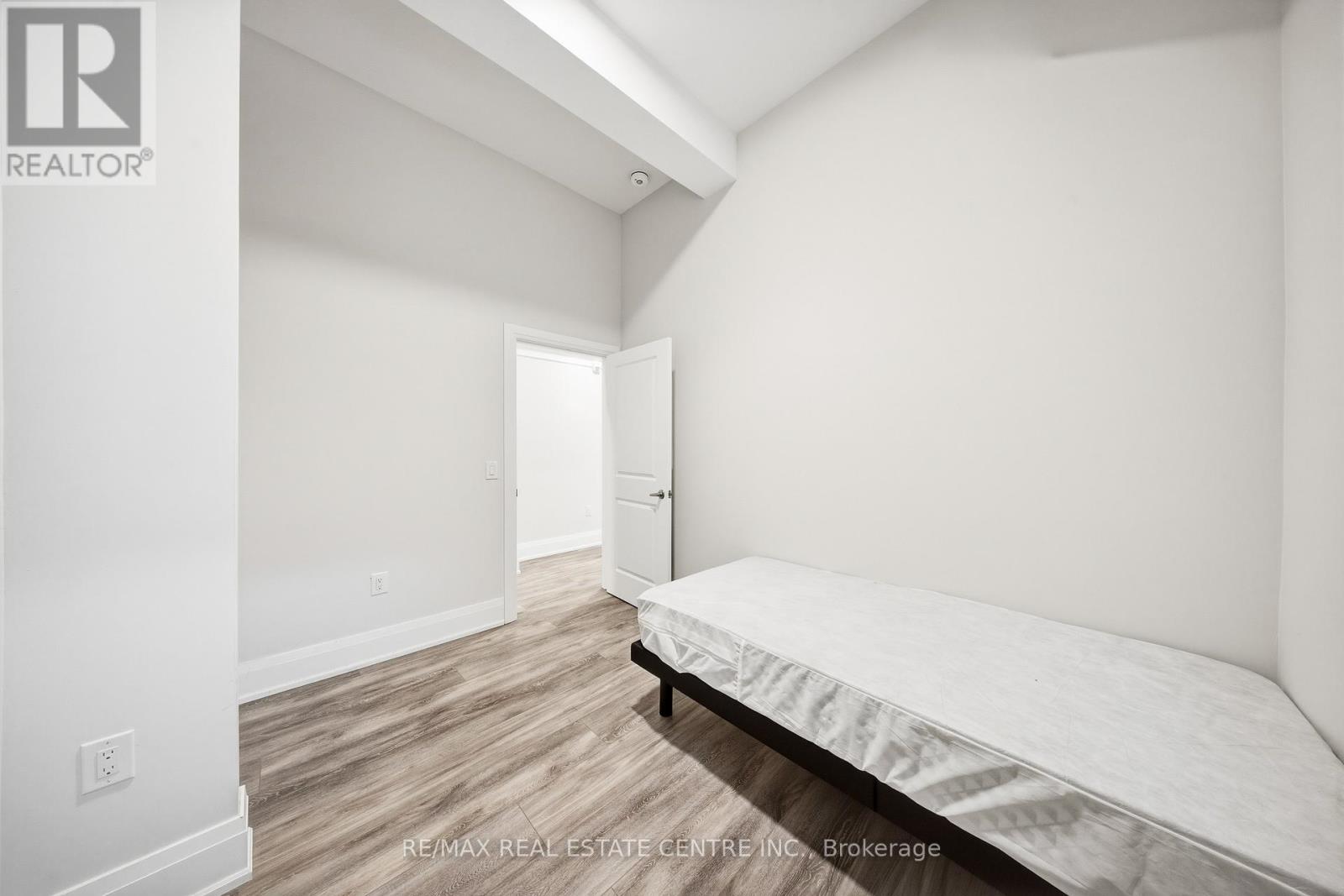 202 - 11 Queen Street, Brantford, Ontario  N3T 3B1 - Photo 15 - X12839482