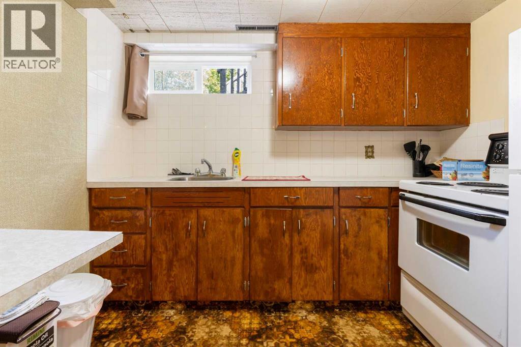 125 Rainbow Avenue, Banff, Alberta  T1L 1A1 - Photo 44 - A2249719