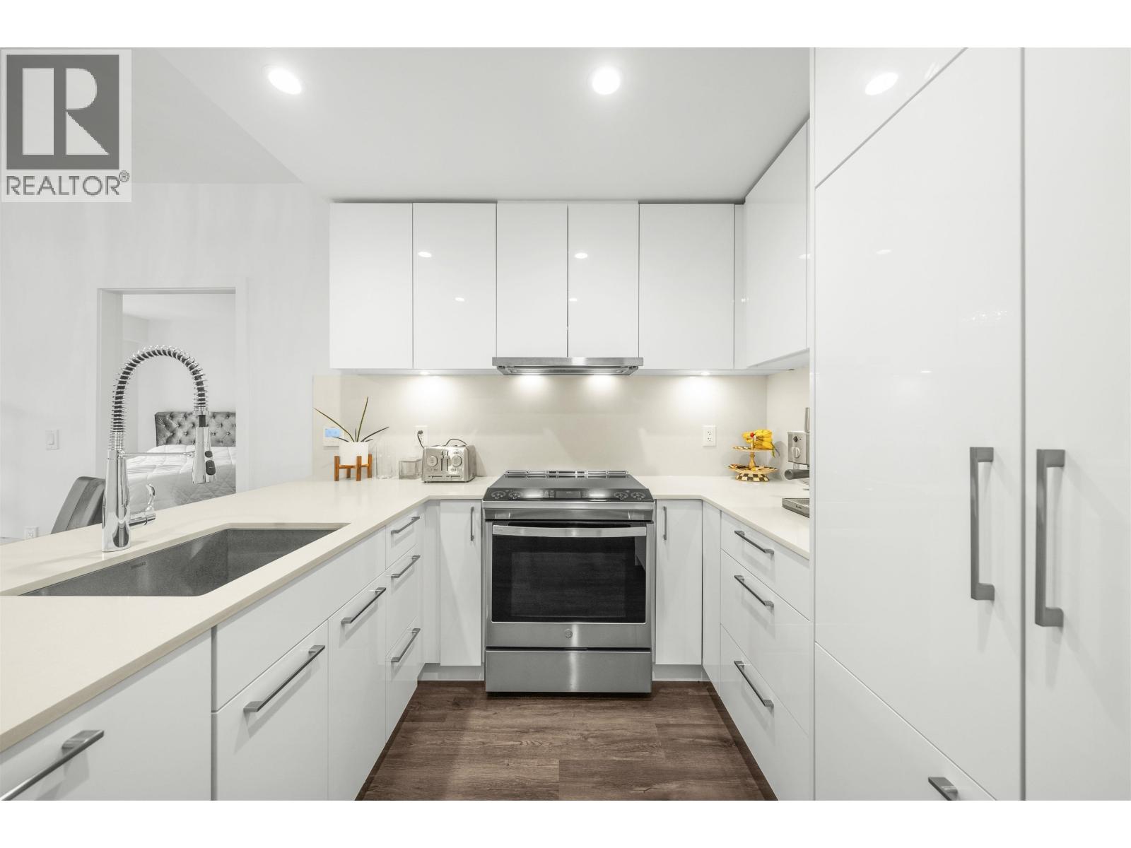 201 2446 Shaughnessy Street, Port Coquitlam, British Columbia  V3C 3E5 - Photo 5 - R3077504