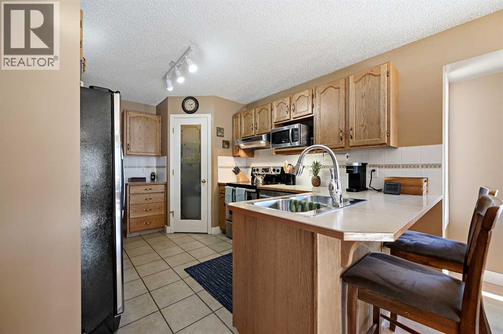 162 West Creek Bay, Chestermere, Alberta  T1X 1K7 - Photo 8 - A2288885