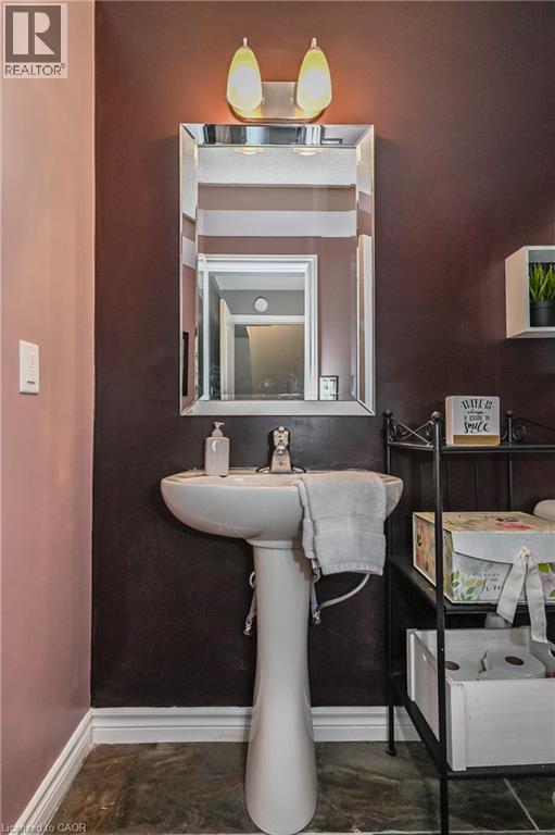 557 Landgren Court, Kitchener, Ontario  N2A 0G8 - Photo 23 - 40808232