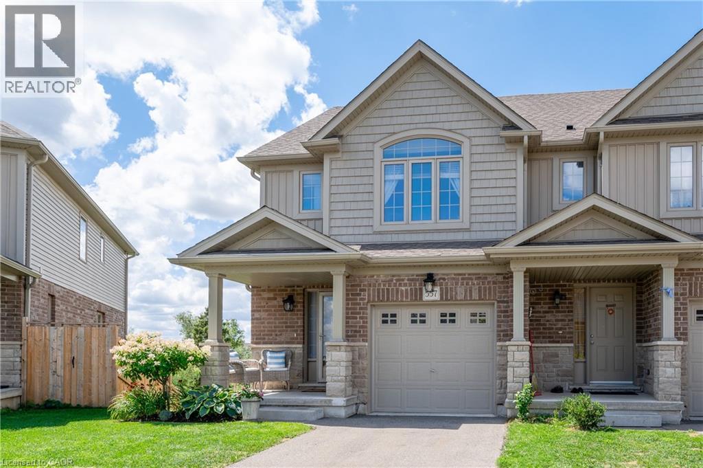 557 Landgren Court, Kitchener, Ontario  N2A 0G8 - Photo 3 - 40808232