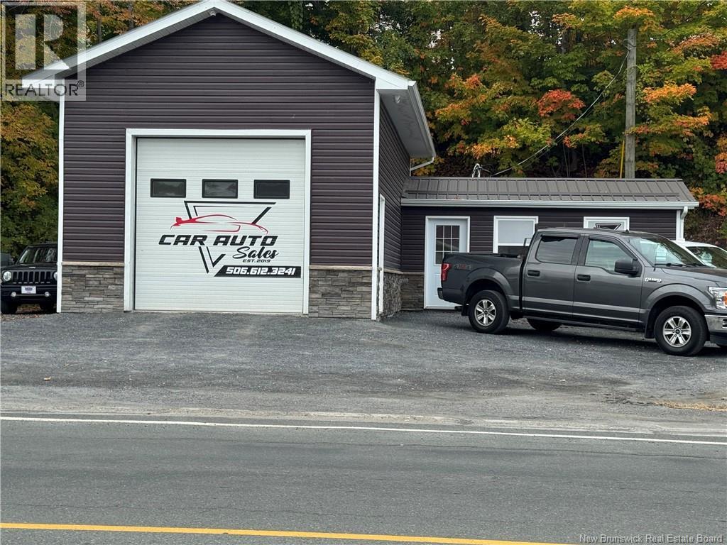 535+539 Main Street, Woodstock, New Brunswick  E7M 2B9 - Photo 2 - NB127377