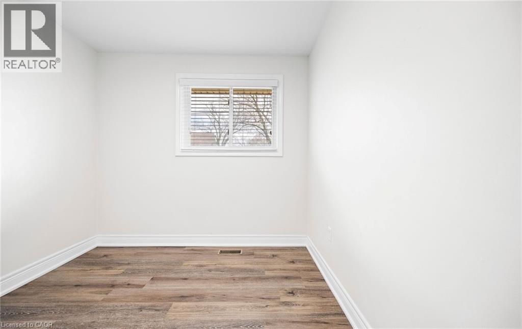 11 Rockwood Avenue, St. Catharines, Ontario  L2P 1E3 - Photo 27 - 40794830