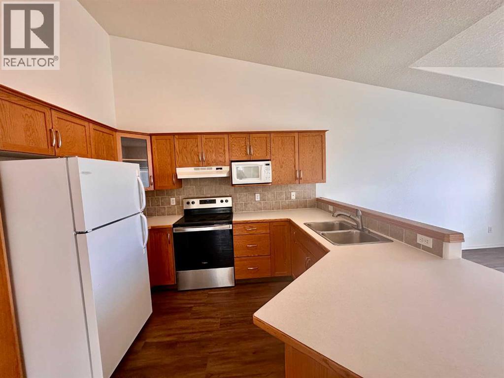 613 Squamish Lane W, Lethbridge, Alberta  T1K 7W7 - Photo 4 - A2289979