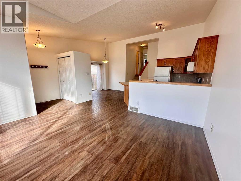 613 Squamish Lane W, Lethbridge, Alberta  T1K 7W7 - Photo 3 - A2289979