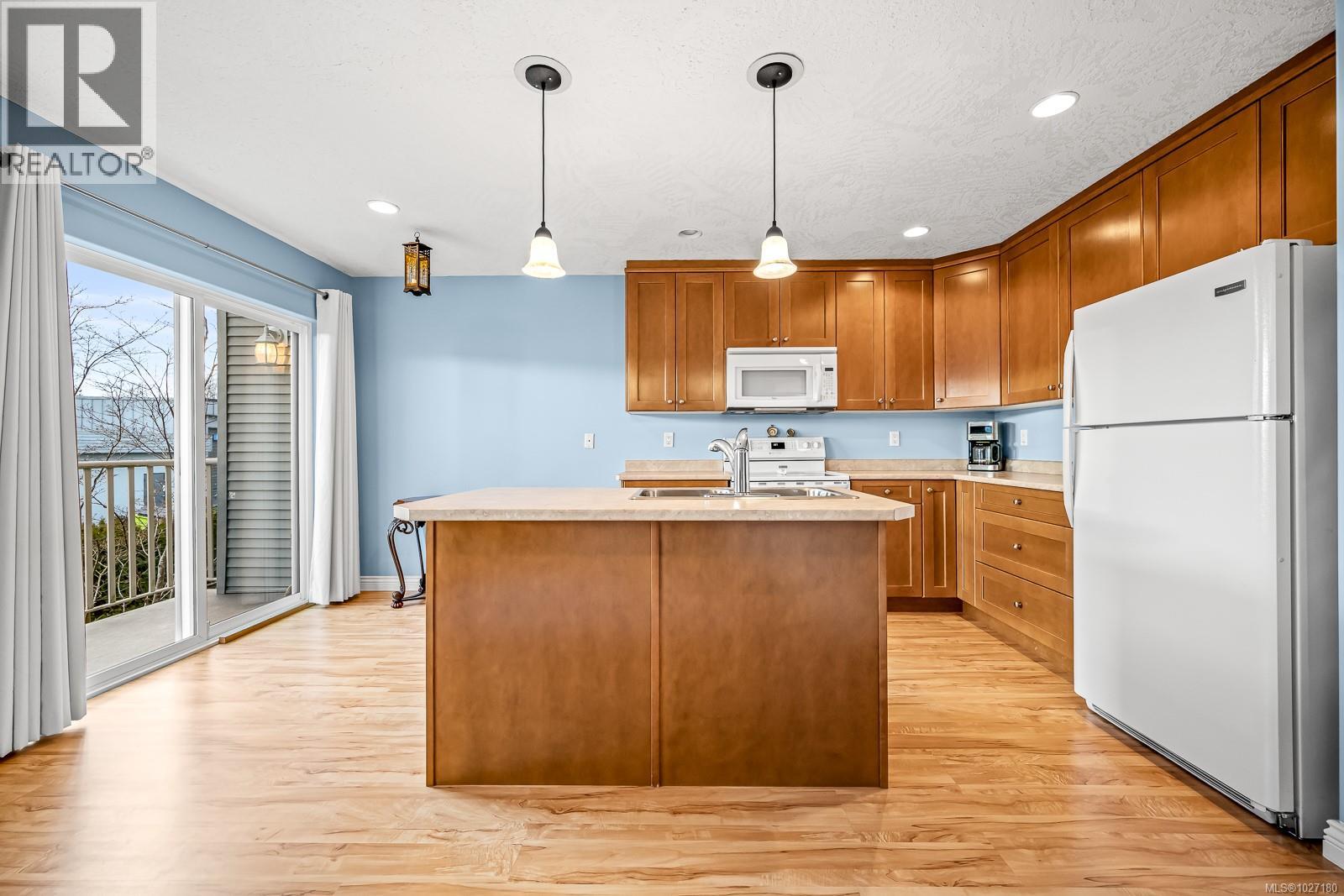 14 2475 Mansfield Dr, Courtenay, British Columbia  V9M 2M2 - Photo 14 - 1027180