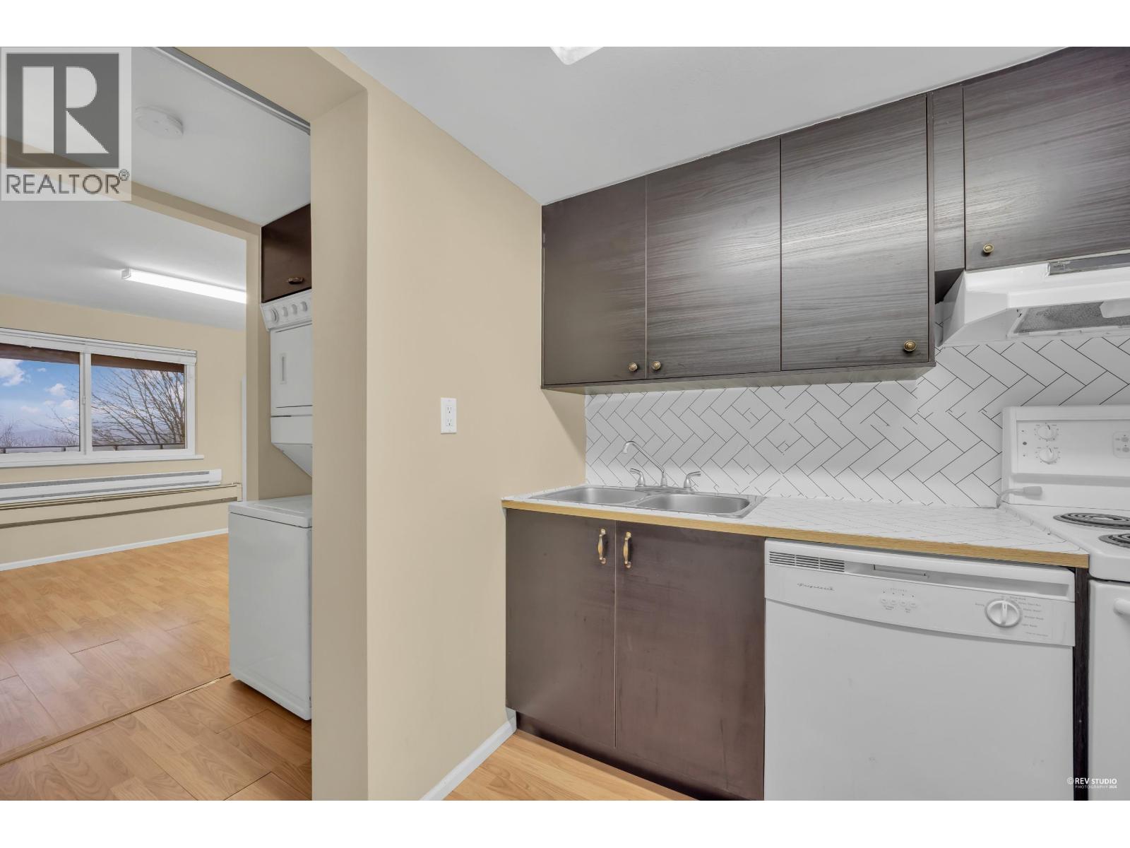 5807 Highfield Drive, Burnaby, British Columbia  V5B 1E4 - Photo 28 - R3075990