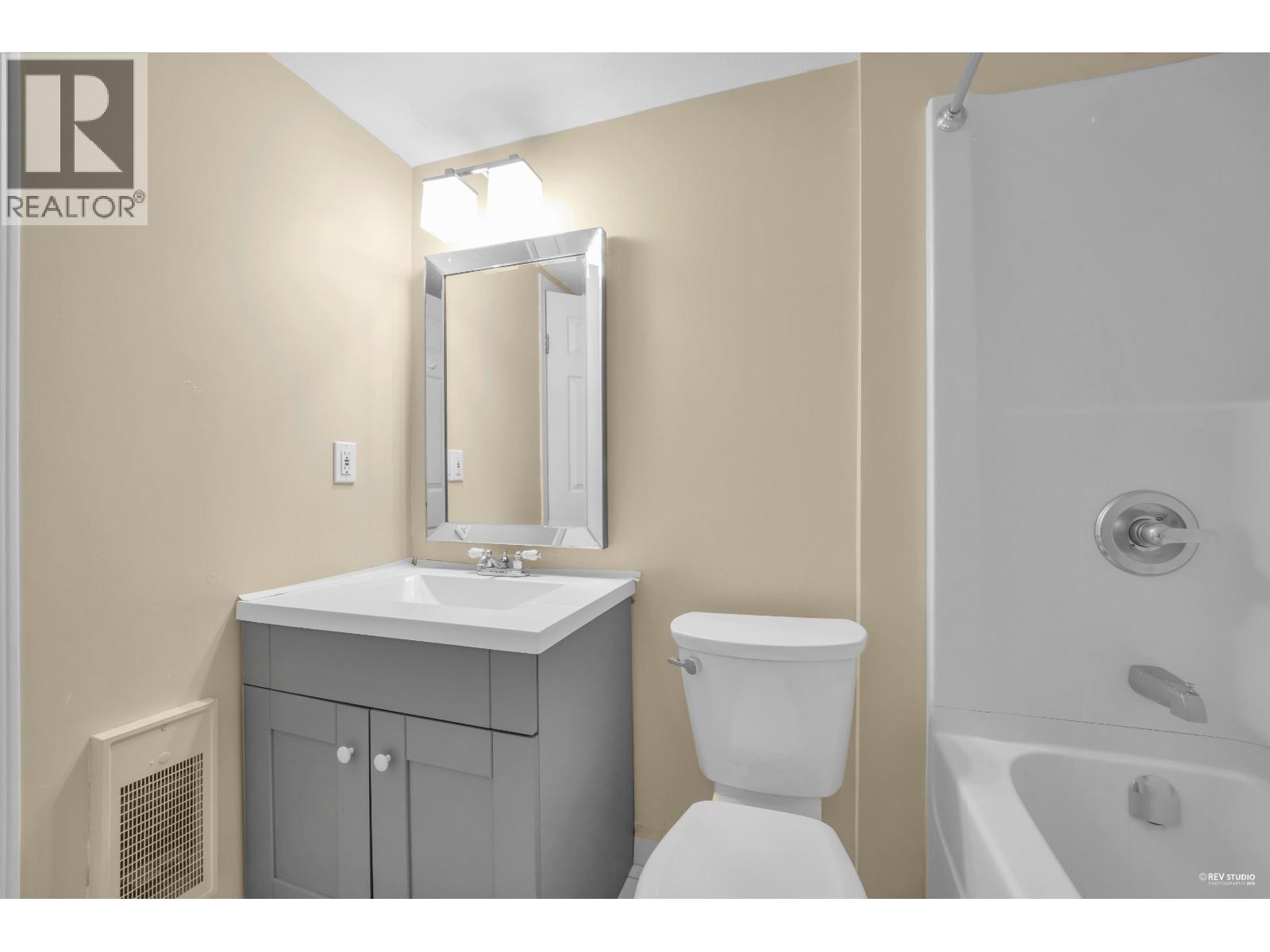 5807 Highfield Drive, Burnaby, British Columbia  V5B 1E4 - Photo 19 - R3075990