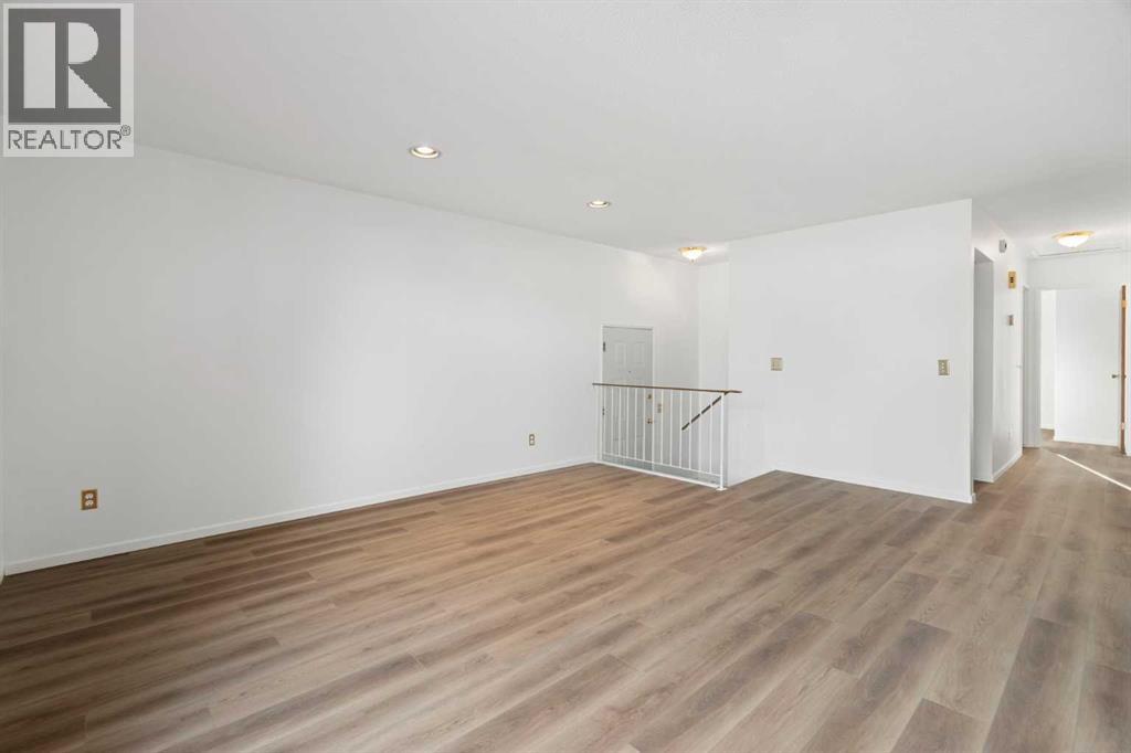 181 Dovercliffe Close Se, Calgary, Alberta  T2B 1W4 - Photo 8 - A2270085