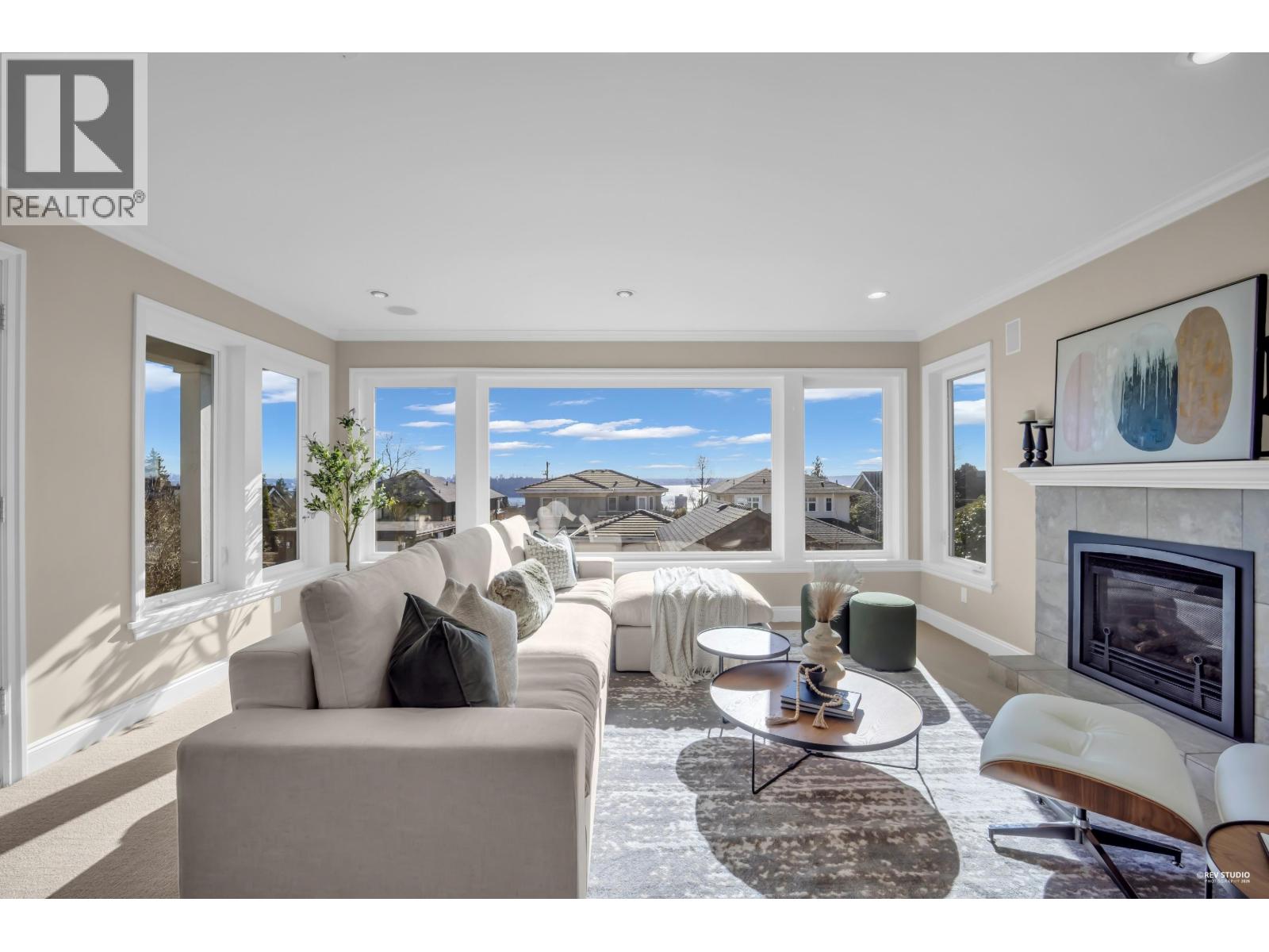 1460 Nelson Avenue, West Vancouver, British Columbia  V7T 2G8 - Photo 3 - R3095317