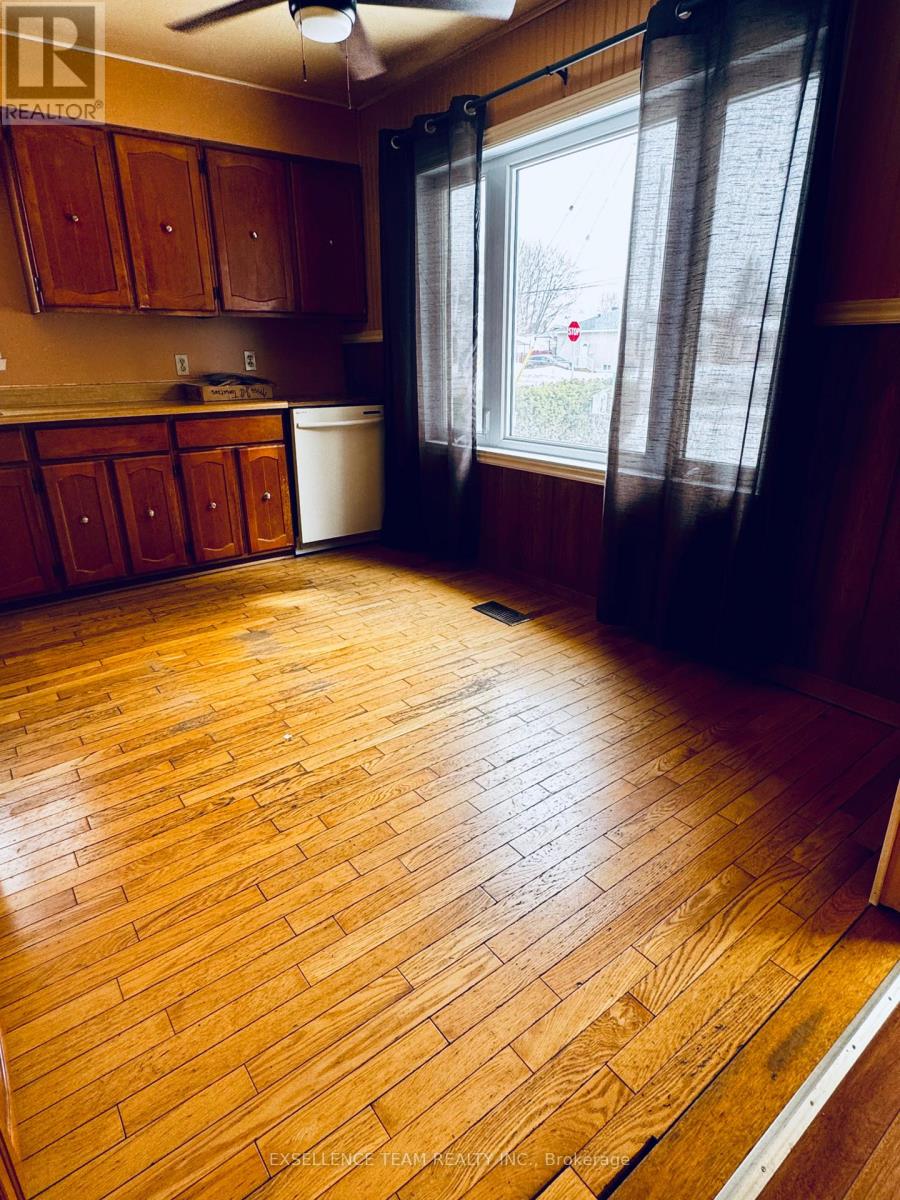 1300 Gallinger Avenue, Cornwall, Ontario  K6J 4T5 - Photo 7 - X12750592