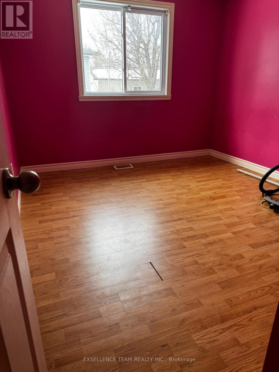 1300 Gallinger Avenue, Cornwall, Ontario  K6J 4T5 - Photo 5 - X12750592