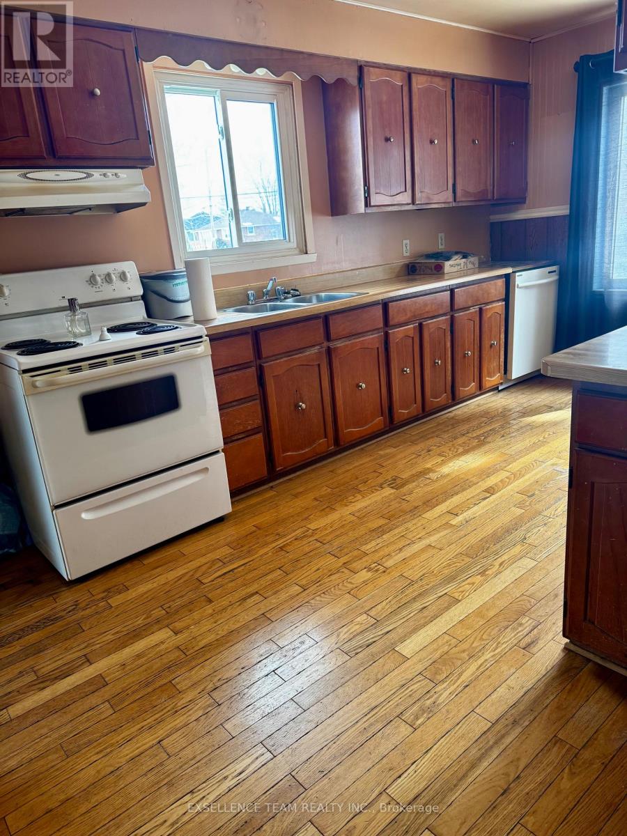 1300 Gallinger Avenue, Cornwall, Ontario  K6J 4T5 - Photo 8 - X12750592