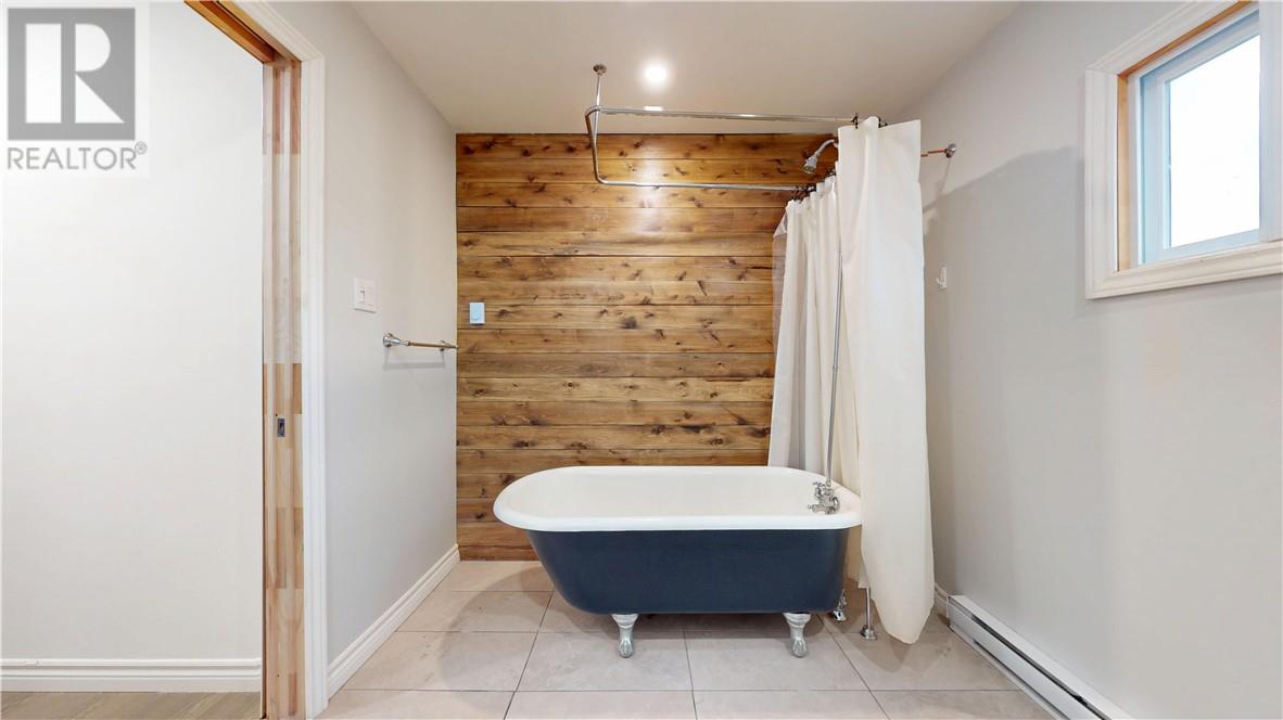 26 Vankoughnet Street, Little Current, Ontario  P0P 1K0 - Photo 14 - 2125767