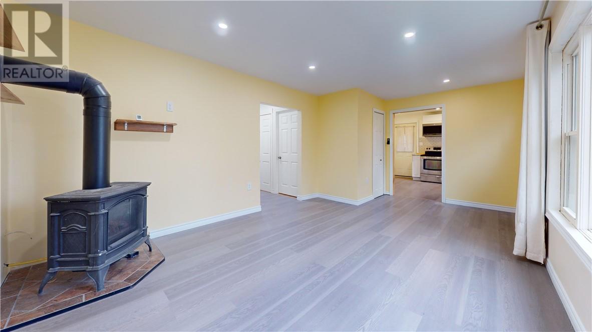 26 Vankoughnet Street, Little Current, Ontario  P0P 1K0 - Photo 32 - 2125767