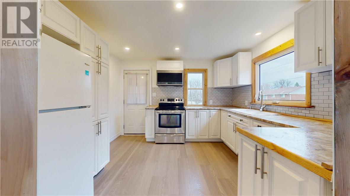 26 Vankoughnet Street, Little Current, Ontario  P0P 1K0 - Photo 39 - 2125767