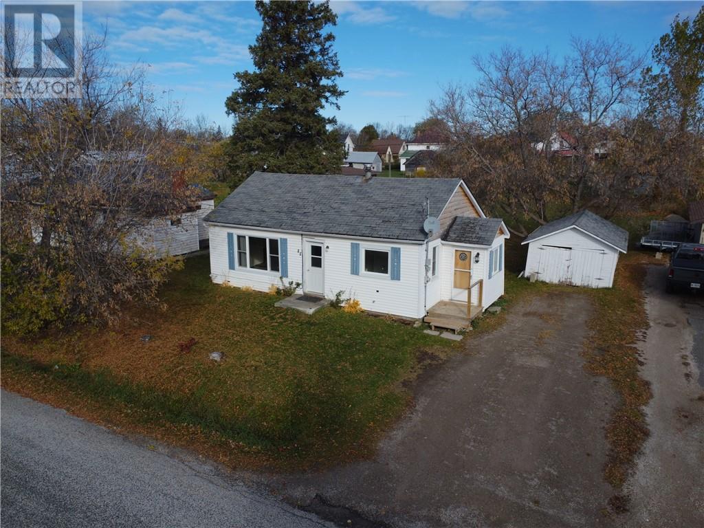 26 Vankoughnet Street, Little Current, Ontario  P0P 1K0 - Photo 49 - 2125767