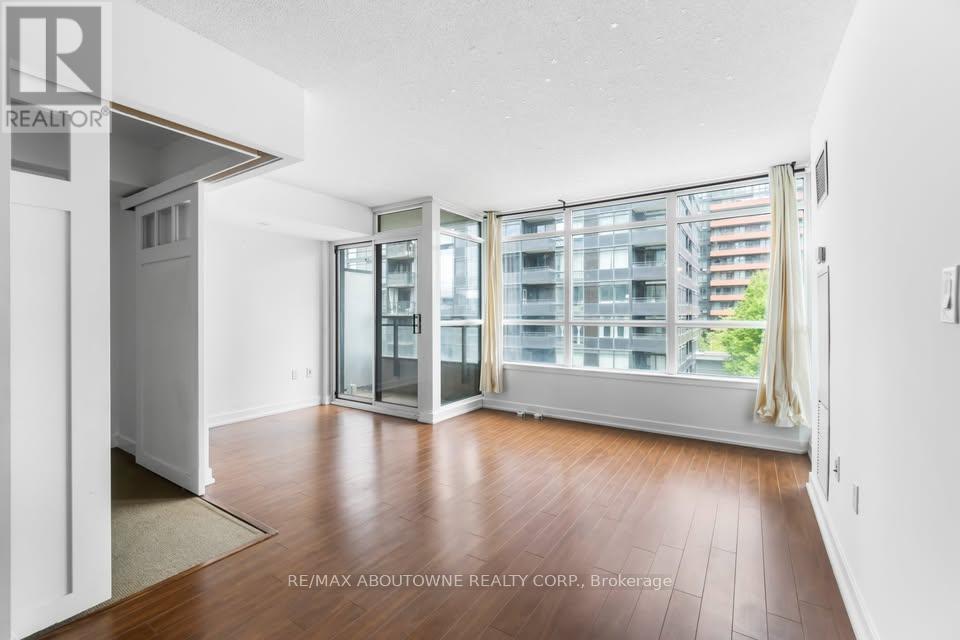 610 - 8 Telegram Mews, Toronto, Ontario  M5V 3Z5 - Photo 4 - C12839580