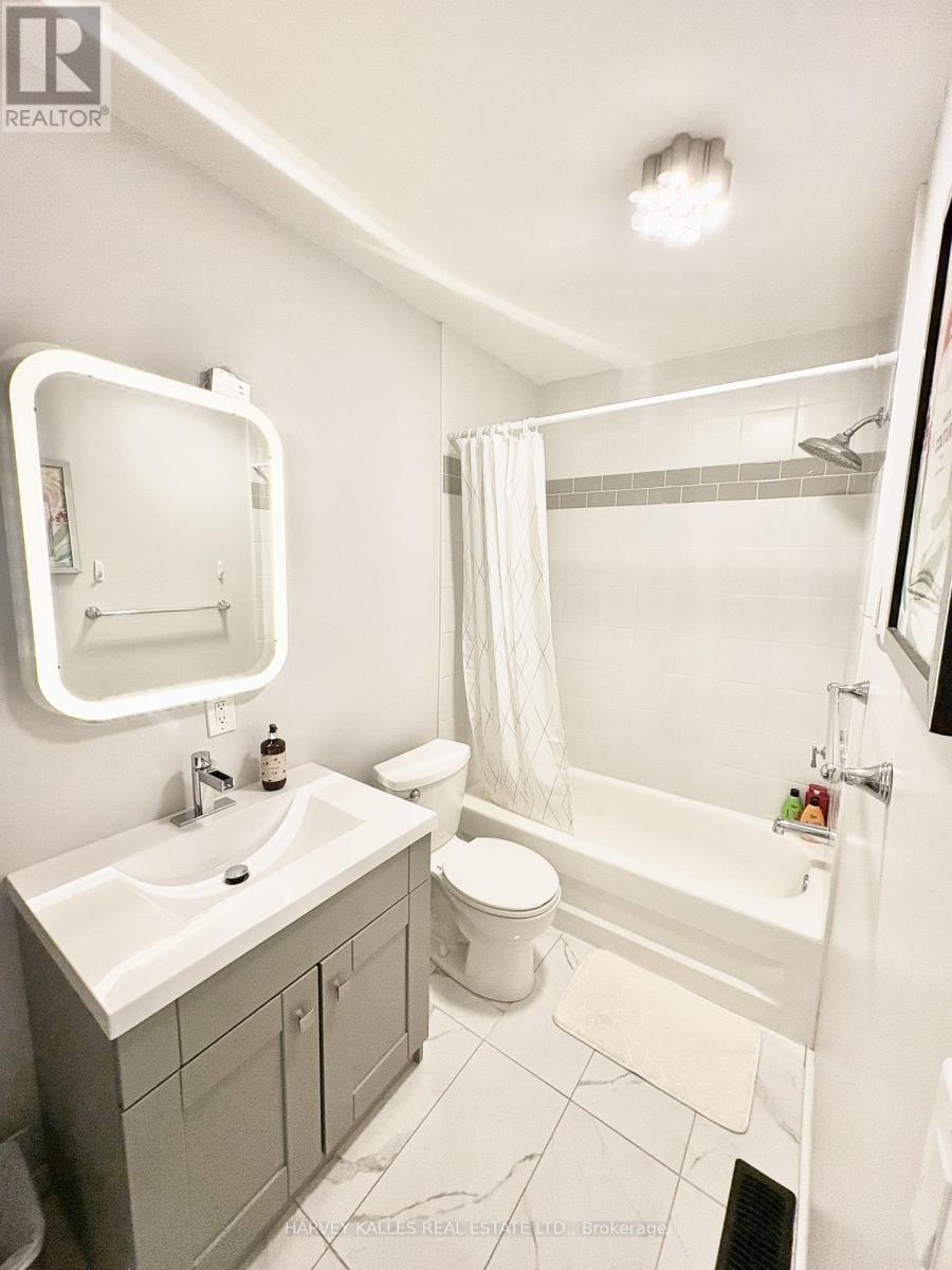 2 - 11 Saint Patricks Square, Toronto (Kensington-Chinatown), Ontario  M5T 1W8 - Photo 13 - C12839602