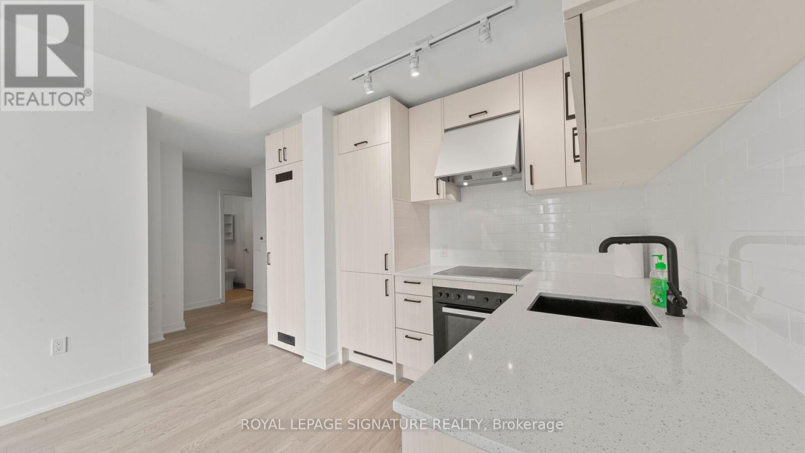 1804 - 1 Quarrington Lane, Toronto, Ontario  M3C 0S4 - Photo 15 - C12839638