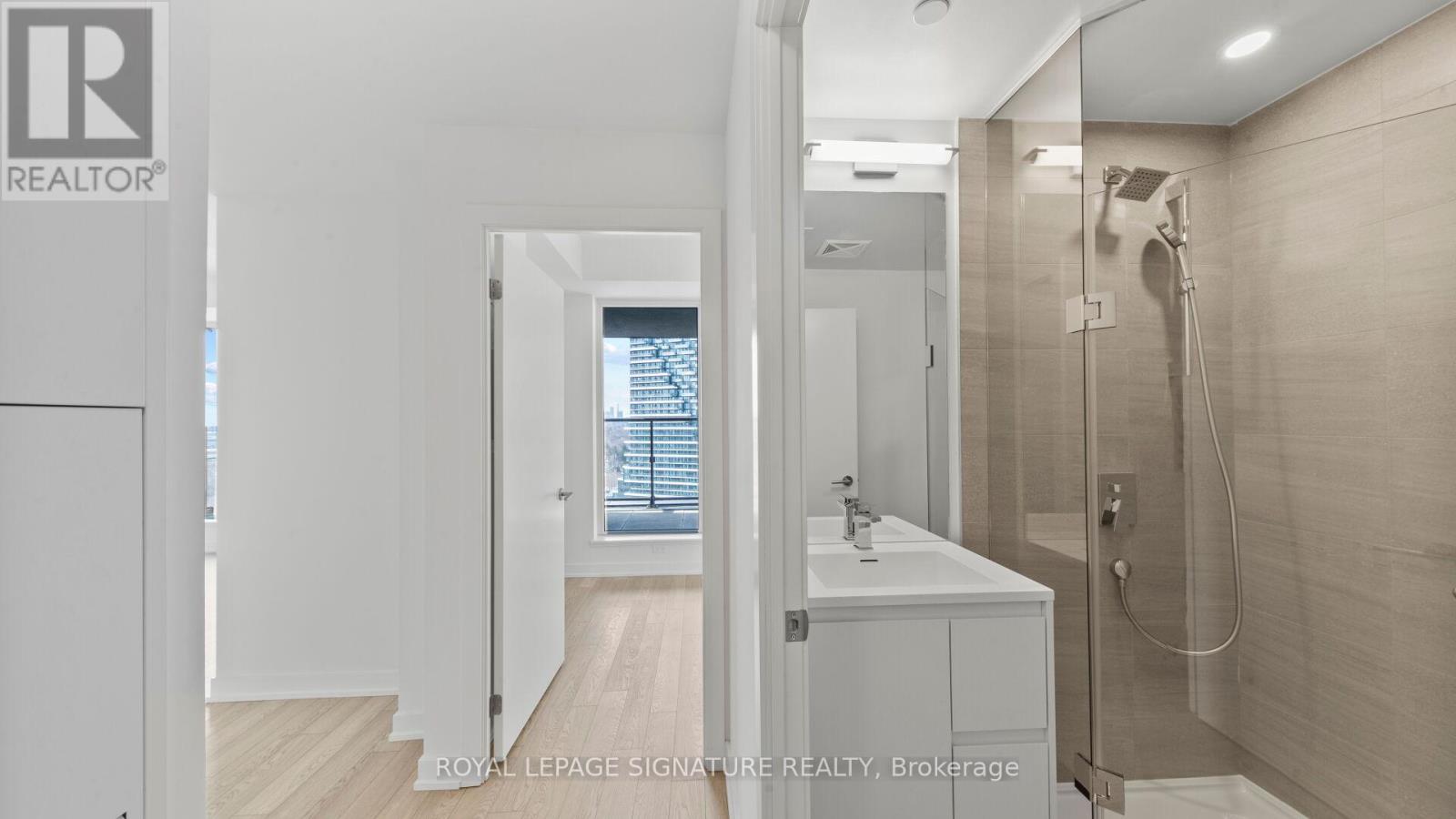 1804 - 1 Quarrington Lane, Toronto, Ontario  M3C 0S4 - Photo 5 - C12839638