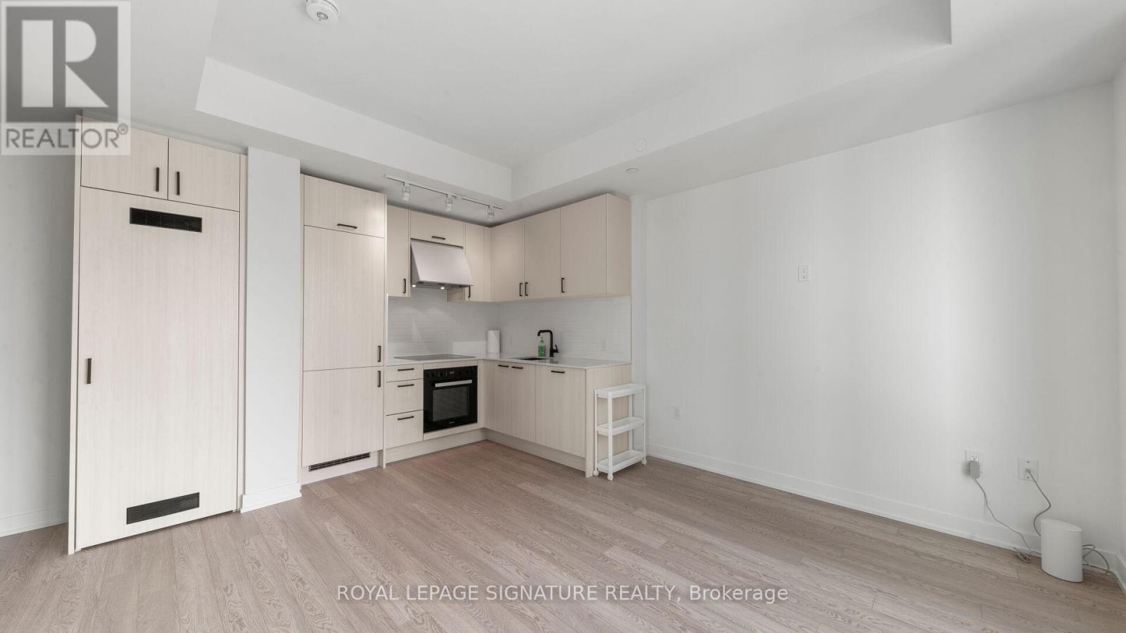 1804 - 1 Quarrington Lane, Toronto, Ontario  M3C 0S4 - Photo 8 - C12839638