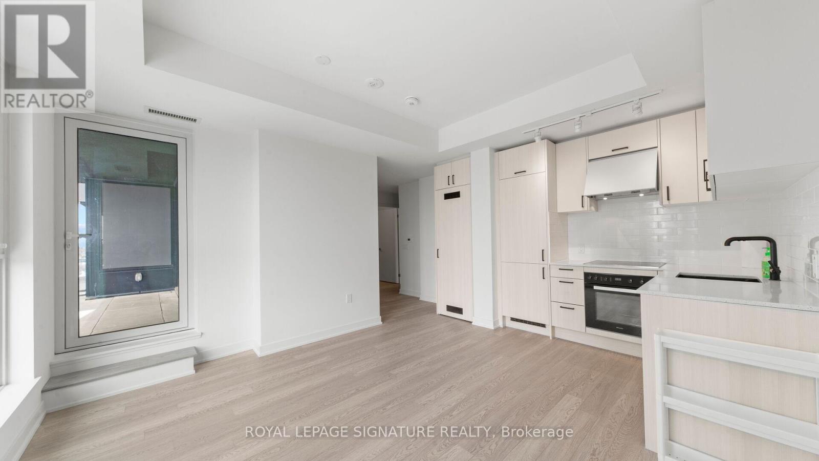 1804 - 1 Quarrington Lane, Toronto, Ontario  M3C 0S4 - Photo 9 - C12839638