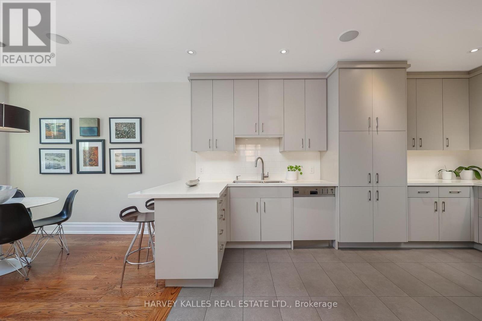 52 Shaftesbury Avenue, Toronto, Ontario  M4T 1A2 - Photo 11 - C12839660