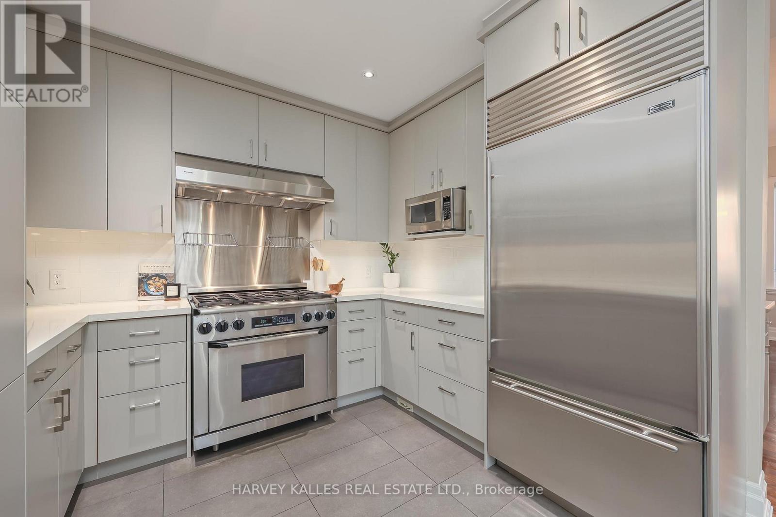 52 Shaftesbury Avenue, Toronto, Ontario  M4T 1A2 - Photo 13 - C12839660