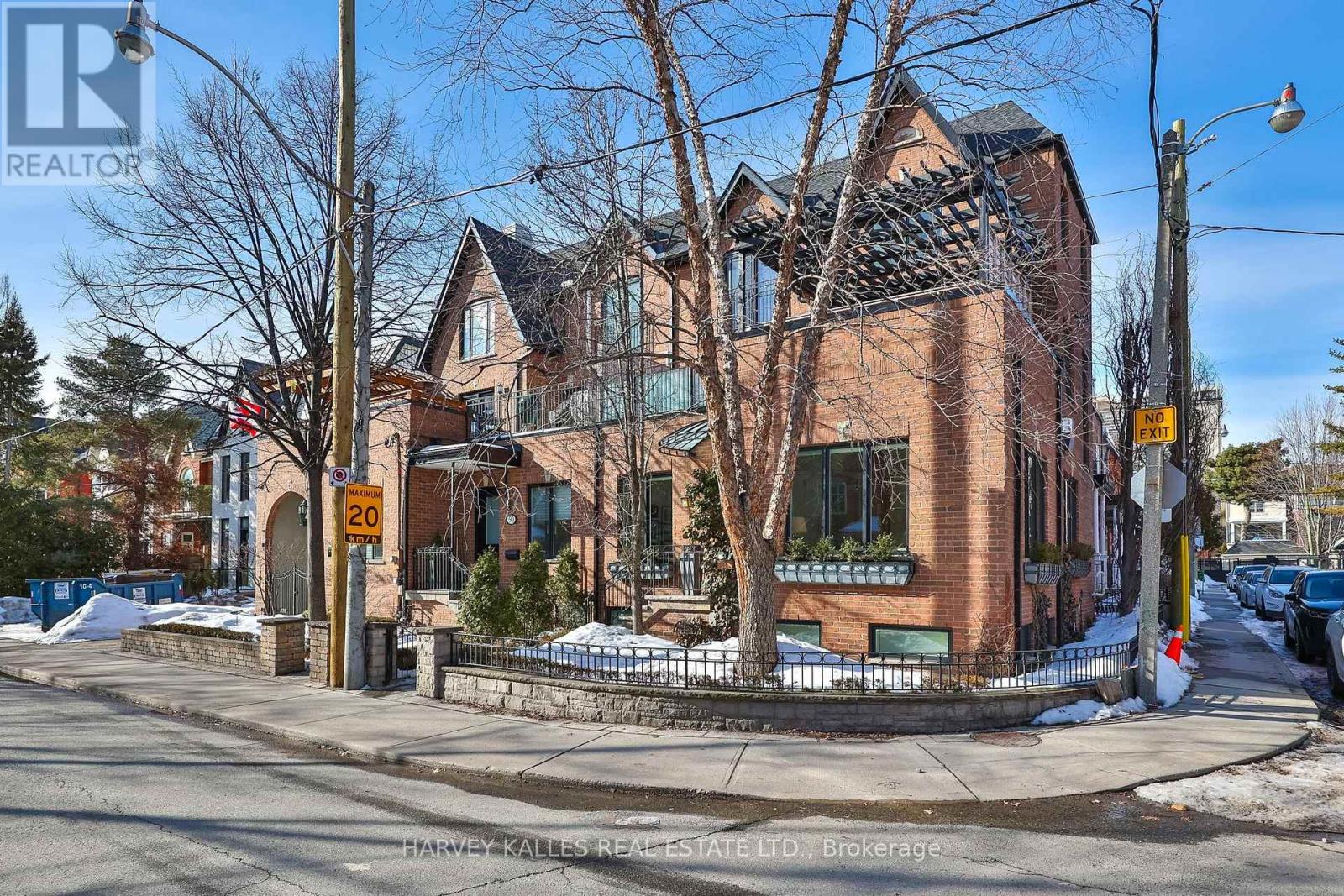 52 Shaftesbury Avenue, Toronto, Ontario  M4T 1A2 - Photo 2 - C12839660