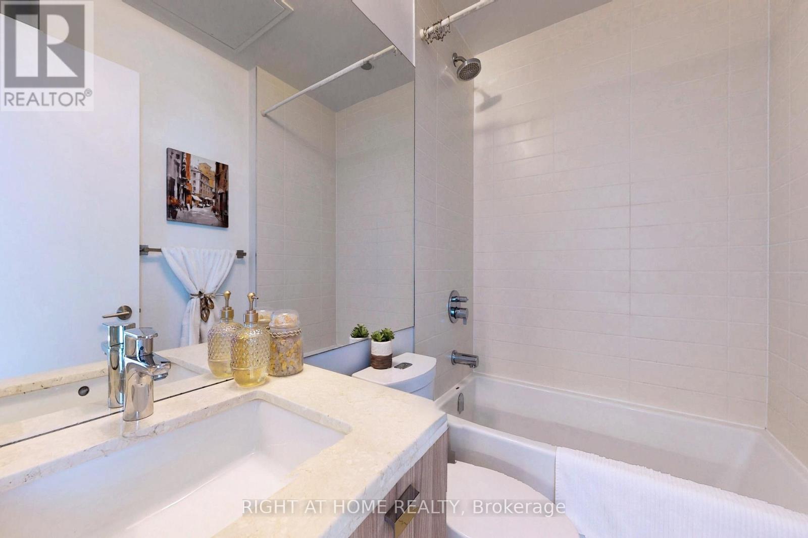 3603 - 290 Adelaide Street W, Toronto, Ontario  M5V 1P6 - Photo 14 - C12839666