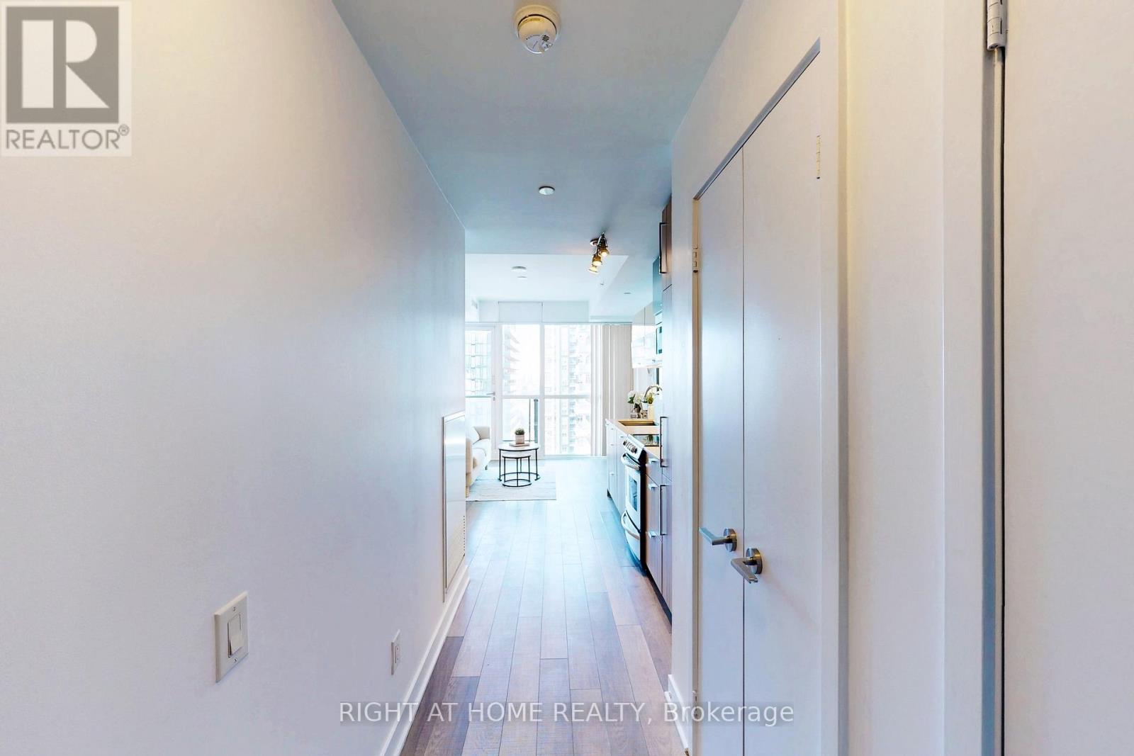 3603 - 290 Adelaide Street W, Toronto, Ontario  M5V 1P6 - Photo 5 - C12839666