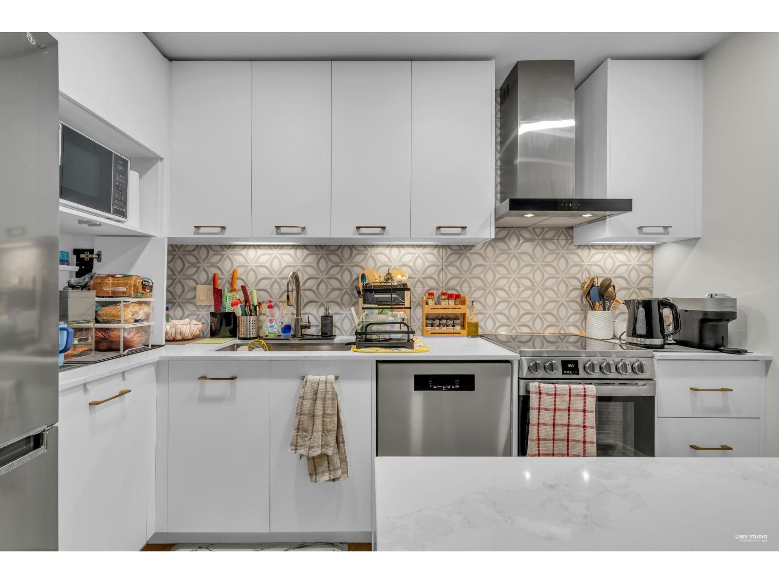 14826 Holly Park Lane, Surrey, British Columbia  V3R 6Y2 - Photo 8 - R3095111