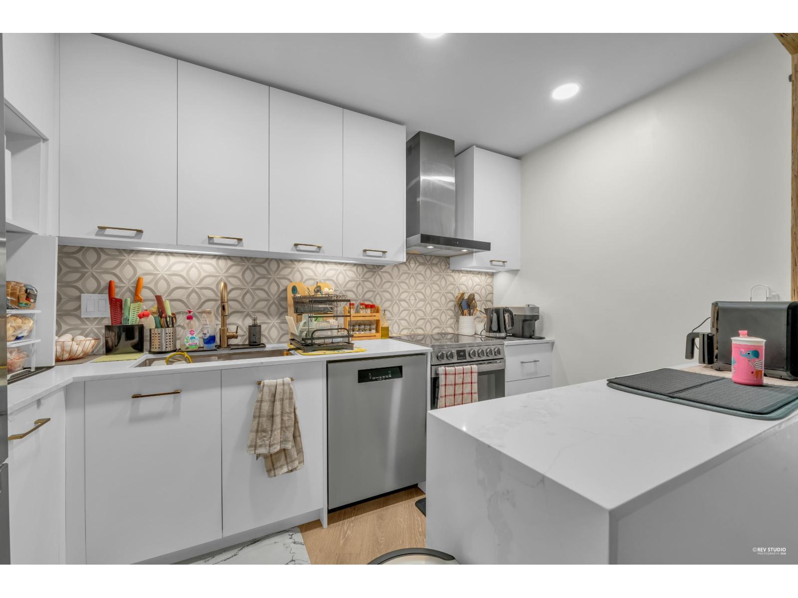 14826 Holly Park Lane, Surrey, British Columbia  V3R 6Y2 - Photo 9 - R3095111