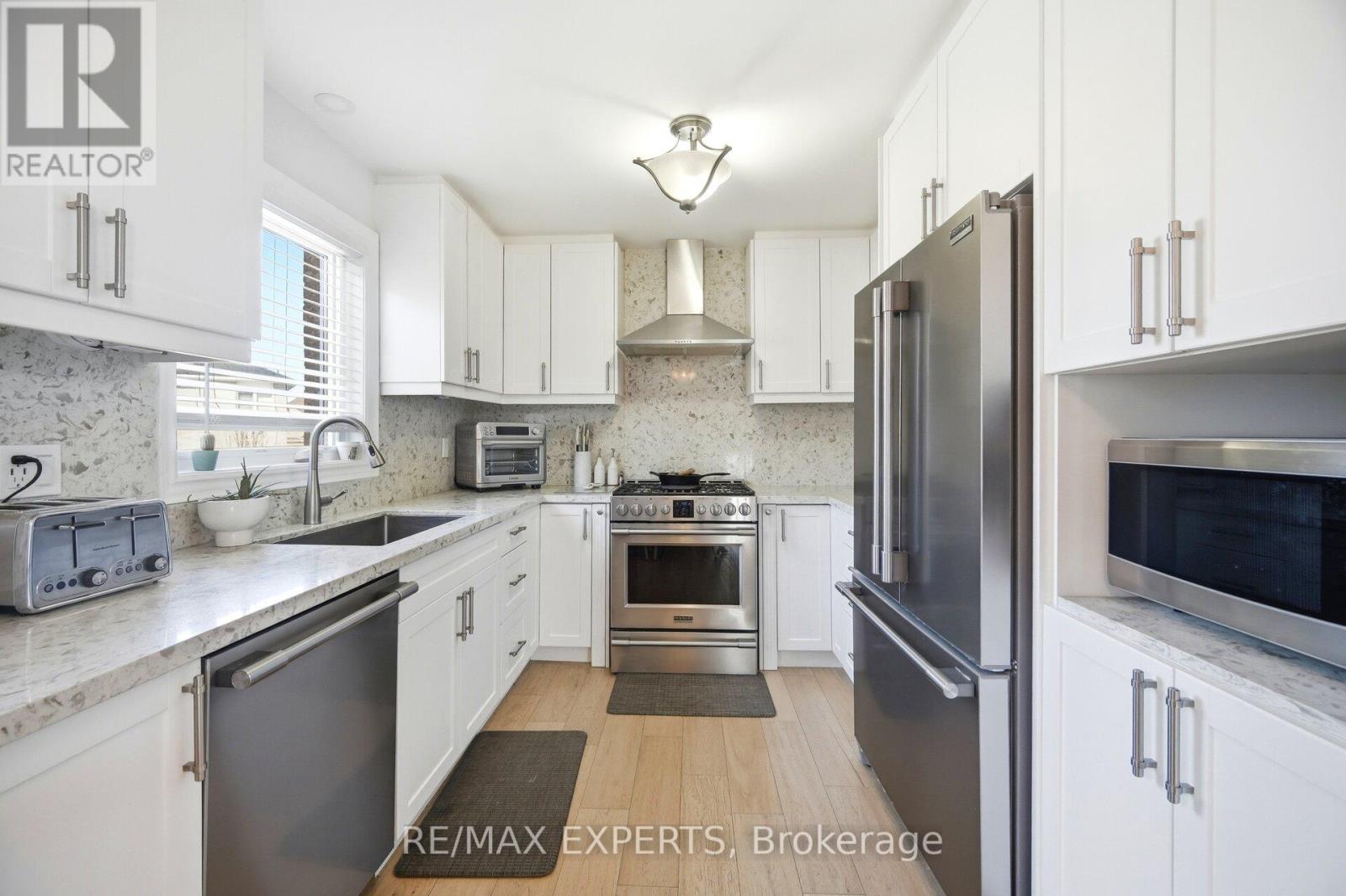 75 Corkwood Crescent, Vaughan, Ontario  L6A 3B4 - Photo 13 - N12839634