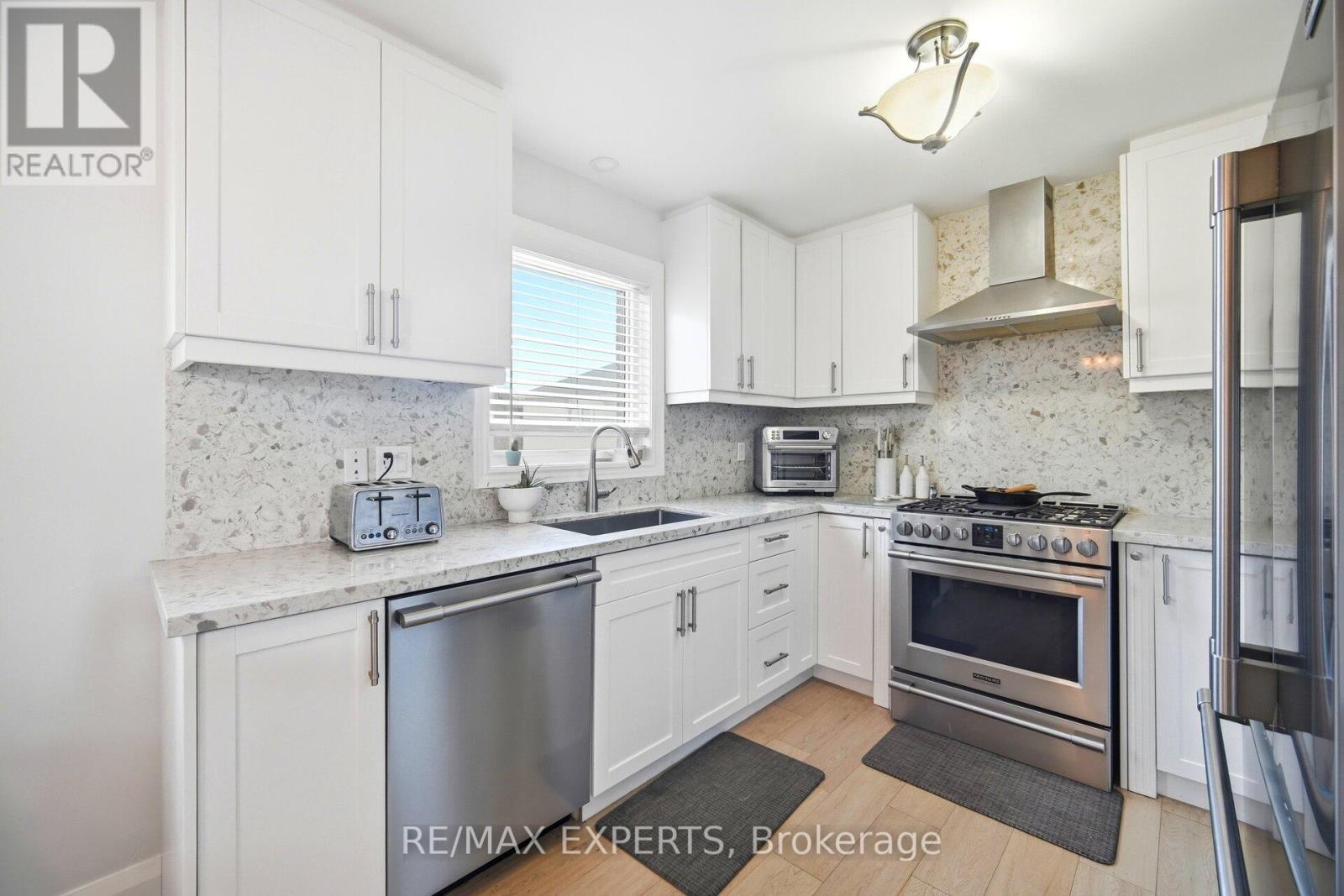 75 Corkwood Crescent, Vaughan, Ontario  L6A 3B4 - Photo 15 - N12839634