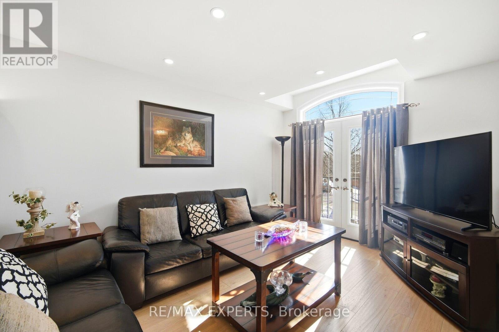 75 Corkwood Crescent, Vaughan, Ontario  L6A 3B4 - Photo 8 - N12839634