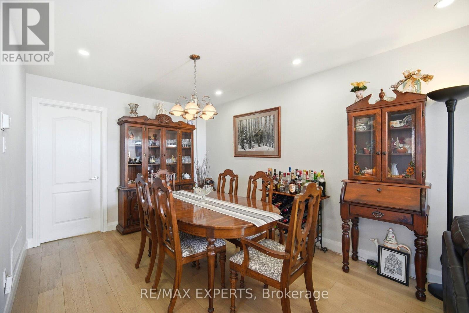 75 Corkwood Crescent, Vaughan, Ontario  L6A 3B4 - Photo 9 - N12839634