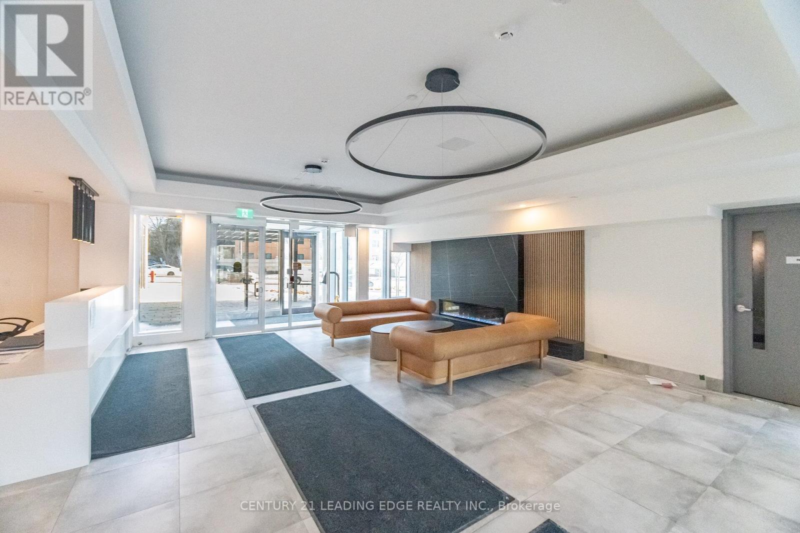 1505 - 705 Davis Drive, Newmarket, Ontario  L3Y 0J1 - Photo 3 - N12839654