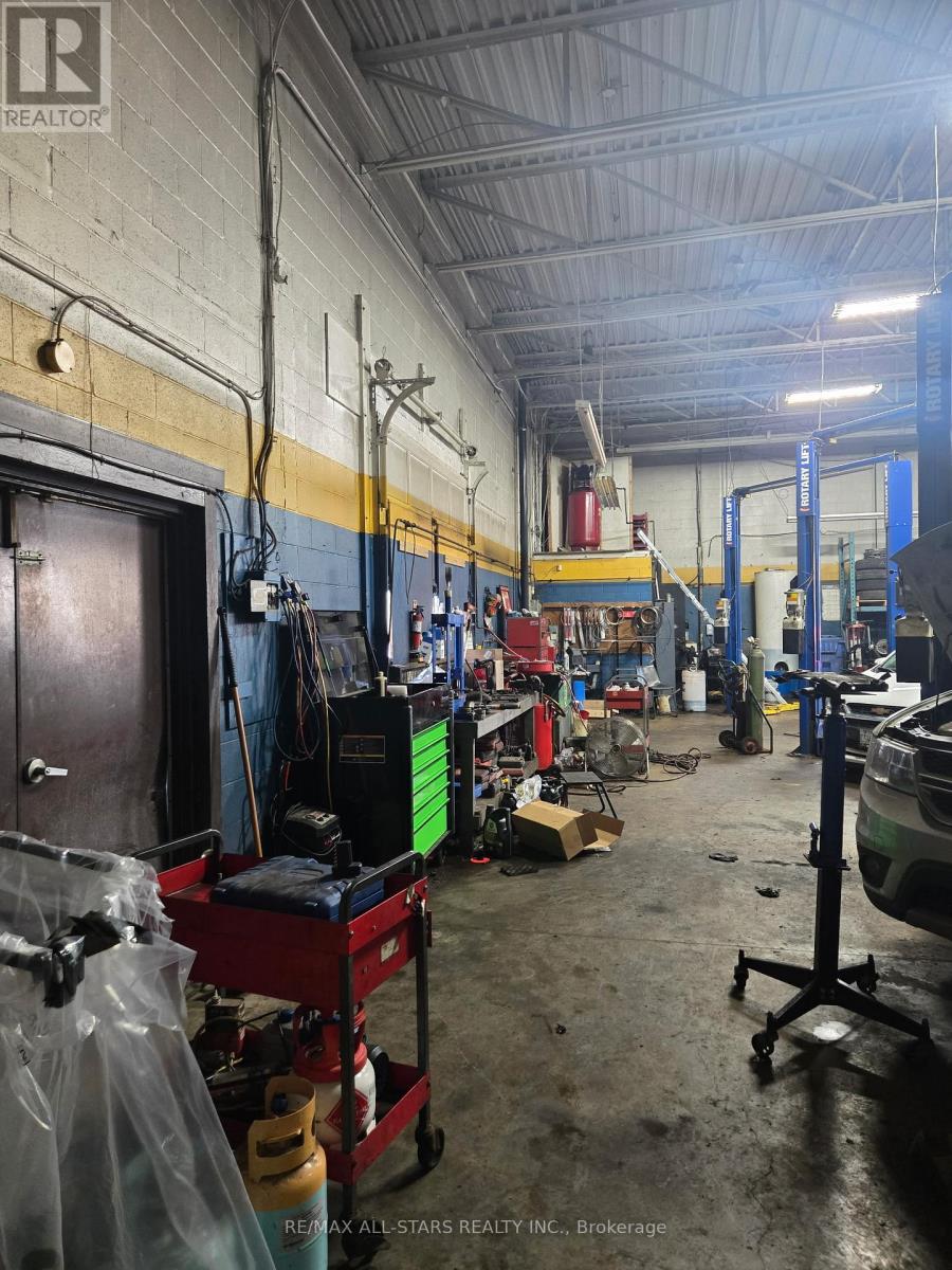 7b - 24707 Woodbine Avenue, Georgina, Ontario  L4P 3E9 - Photo 4 - N12839658