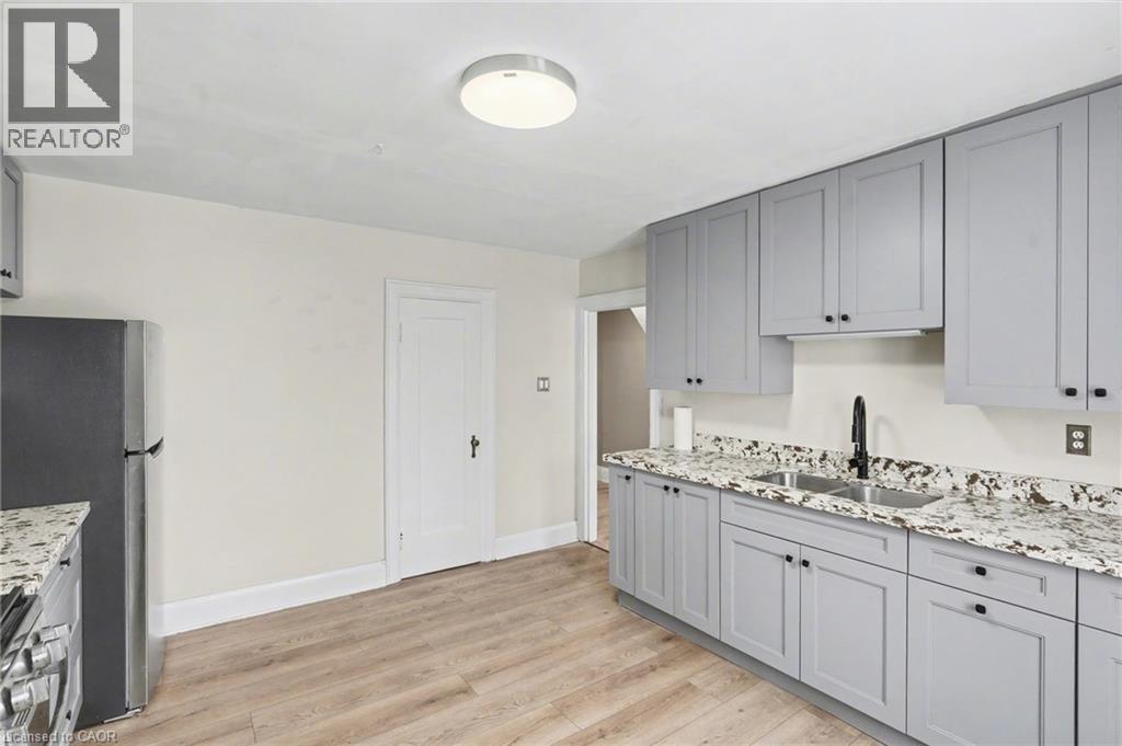 218 Weber Street E, Kitchener, Ontario  N2H 1E8 - Photo 12 - 40809192