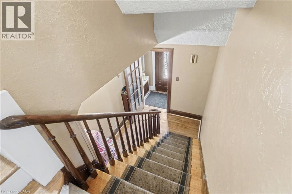 218 Weber Street E, Kitchener, Ontario  N2H 1E8 - Photo 4 - 40809192