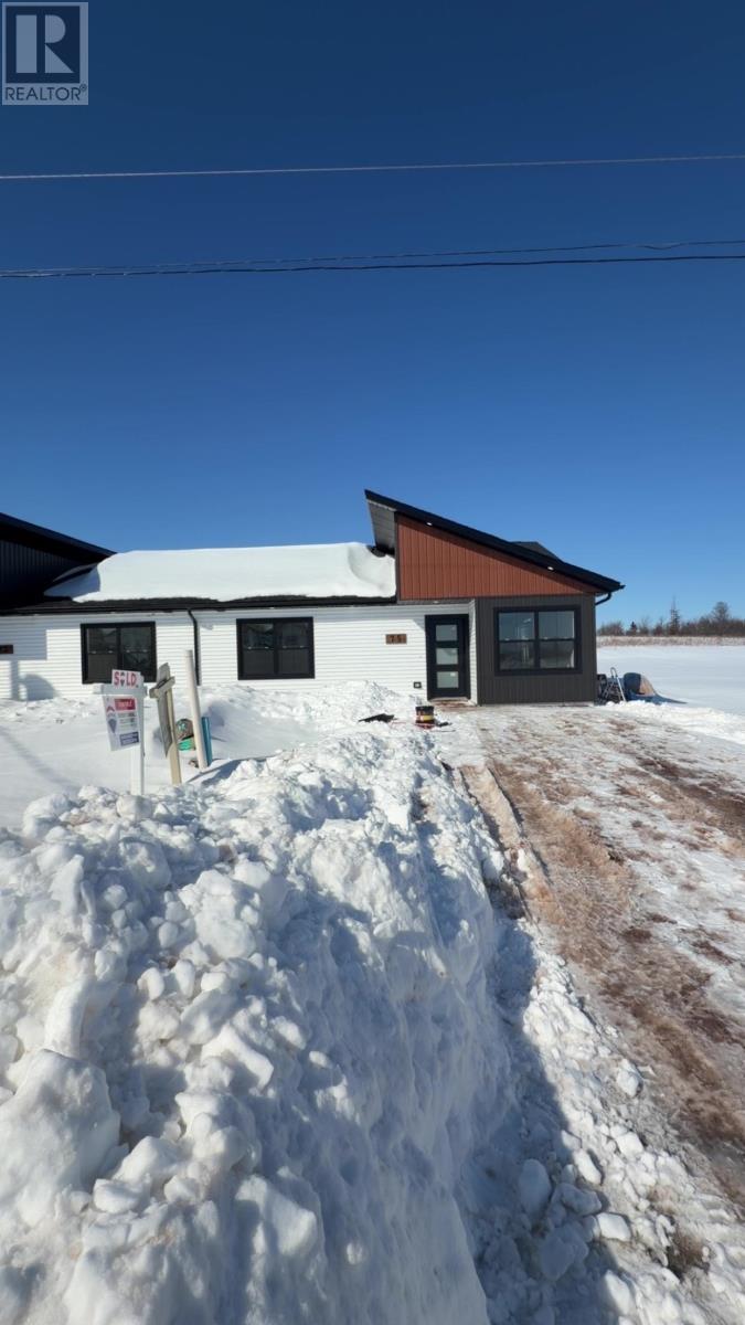 73 Violet Circle, Charlottetown, Prince Edward Island  C0A 0K6 - Photo 2 - 202603721