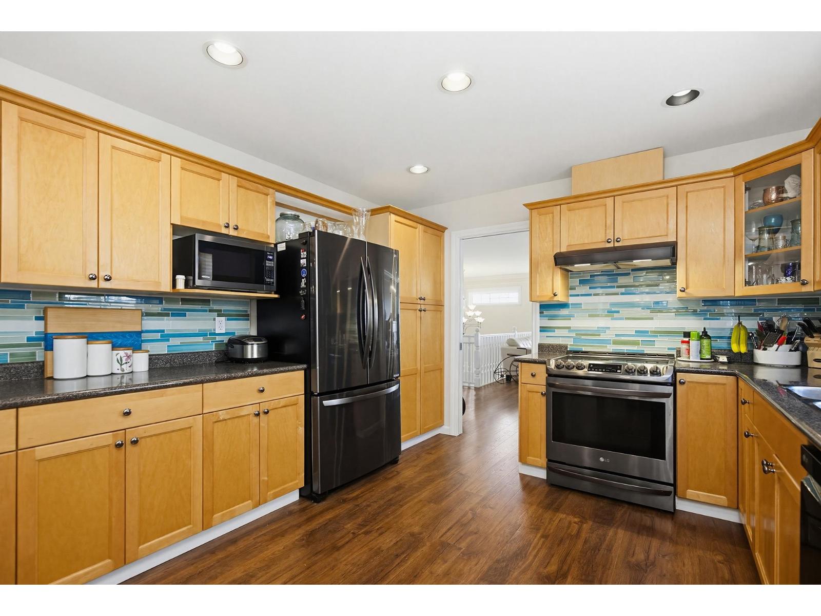 8052 Topper Drive, Mission, British Columbia  V2V 7A8 - Photo 11 - R3094928